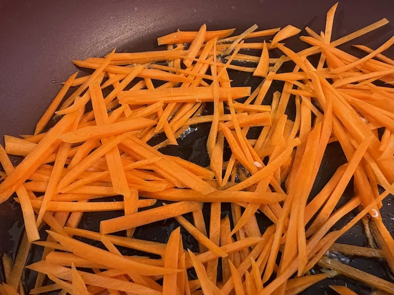 carrots in frying pan