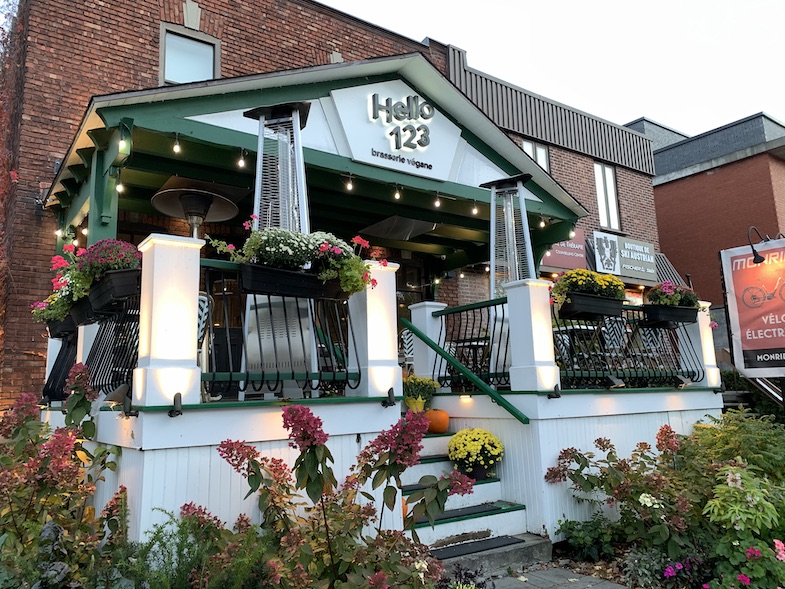 Review of Montreal's Hello 123 Restaurant